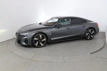Audi e-tron GT in daytonagrau perleffekt