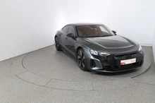 Audi e-tron GT in daytonagrau perleffekt