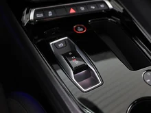 Audi e-tron GT in daytonagrau perleffekt