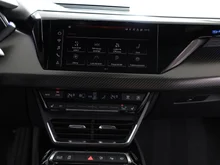 Audi e-tron GT in daytonagrau perleffekt