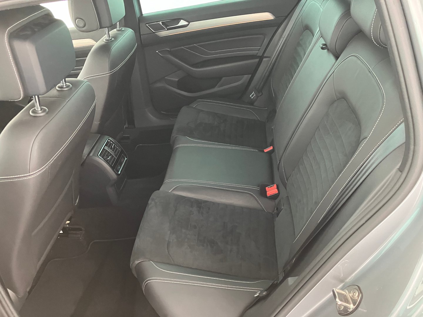 VW Passat Variant Elegance TDI DSG | Bild 11 von 14