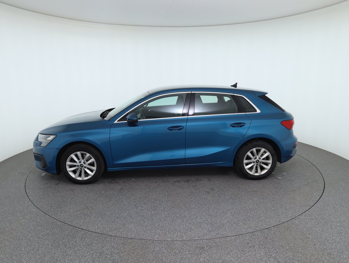 Audi A3 Sportback 30 TDI | Bild 8 von 31