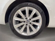 VW Golf Cabriolet Sky BMT TSI in Oryxweiß Perlmutteffekt