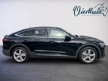 Audi e-tron Sportback 55 300 kW Business in Brillantschwarz