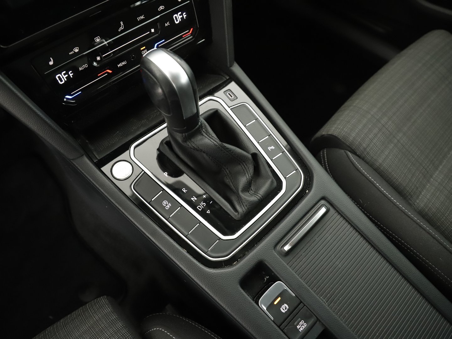 VW Passat Variant Business TDI DSG | Bild 23 von 29