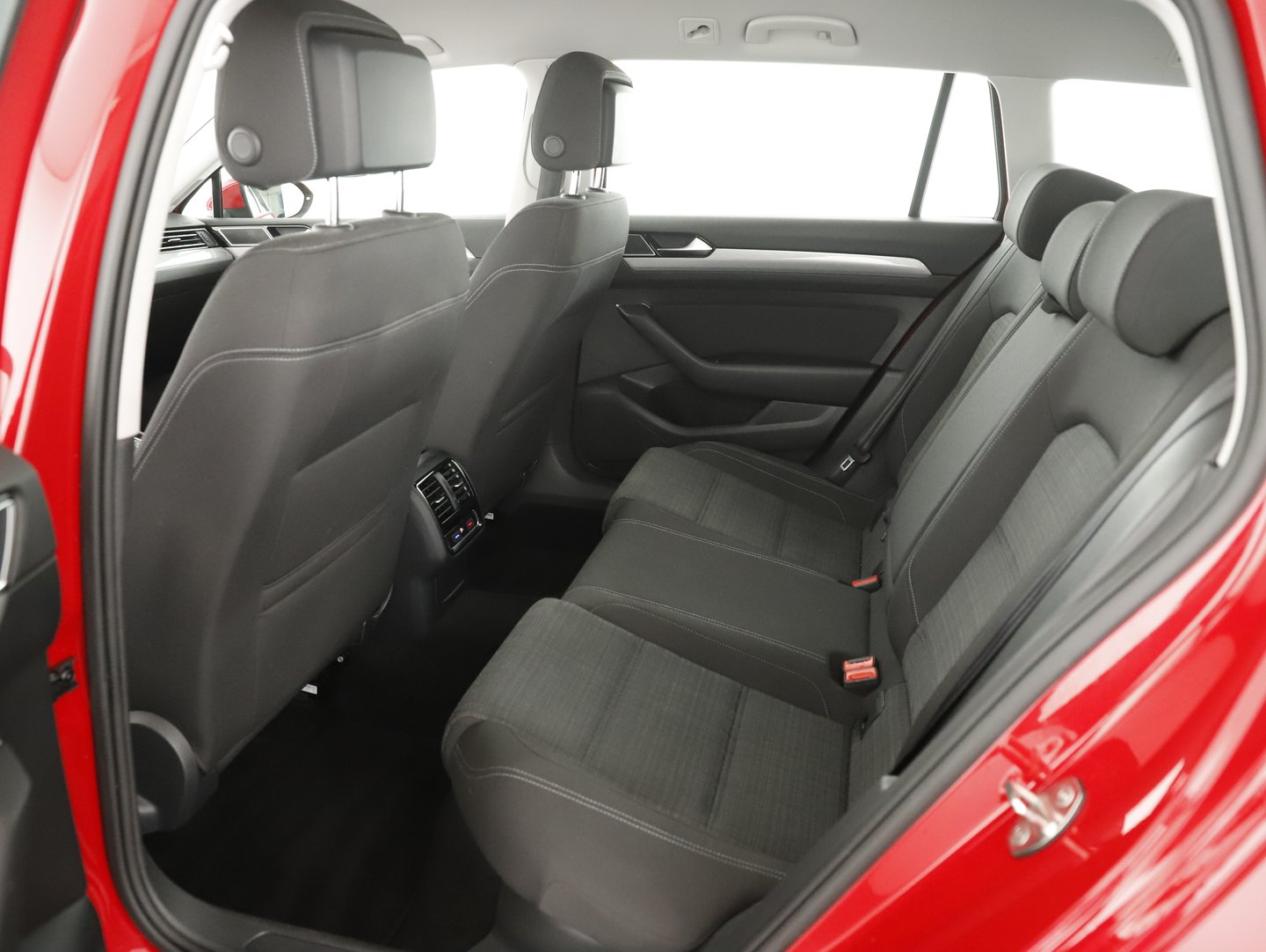 VW Passat Variant Business TDI DSG | Bild 24 von 29