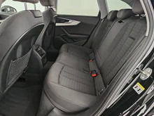 Audi A4 Avant 2.0 TDI Design in mythosschwarz metallic
