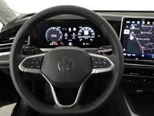 VW Passat Variant Business eHybrid 150kW in Grenadillschwarz Metallic