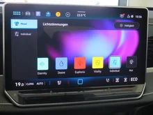 VW Passat Variant Business eHybrid 150kW in Grenadillschwarz Metallic