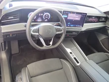 VW Passat Variant Business eHybrid 150kW in Grenadillschwarz Metallic