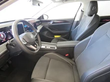 VW Passat Variant Business eHybrid 150kW in Grenadillschwarz Metallic