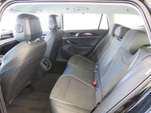 VW Passat Variant Business eHybrid 150kW in Grenadillschwarz Metallic