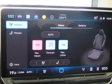 VW Passat Variant Business eHybrid 150kW in Grenadillschwarz Metallic