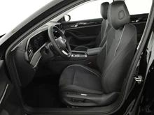 VW Passat Variant Business eHybrid 150kW in Grenadillschwarz Metallic