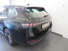 VW Passat Variant Business eHybrid 150kW in Grenadillschwarz Metallic