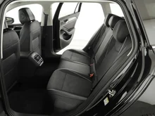 VW Passat Variant Business eHybrid 150kW in Grenadillschwarz Metallic