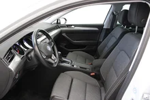 VW Passat Variant Business TDI SCR DSG in GLETSCHERWEISS METALLIC