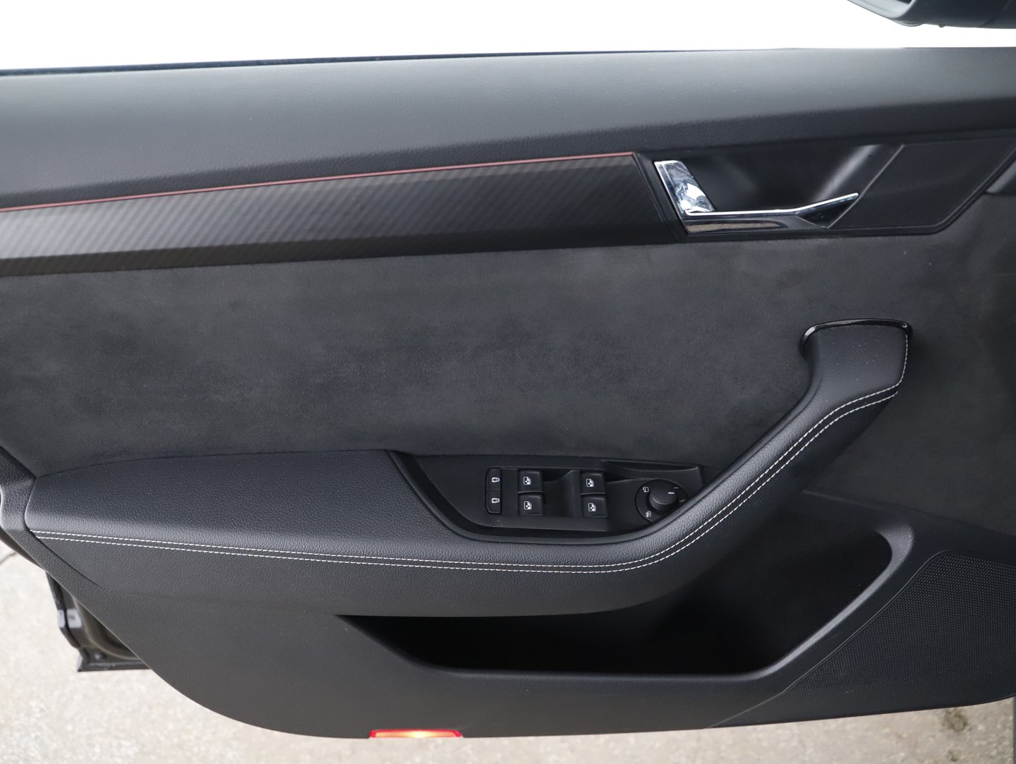 Škoda SUPERB Combi iV SPORTLINE DSG | Bild 3 von 20