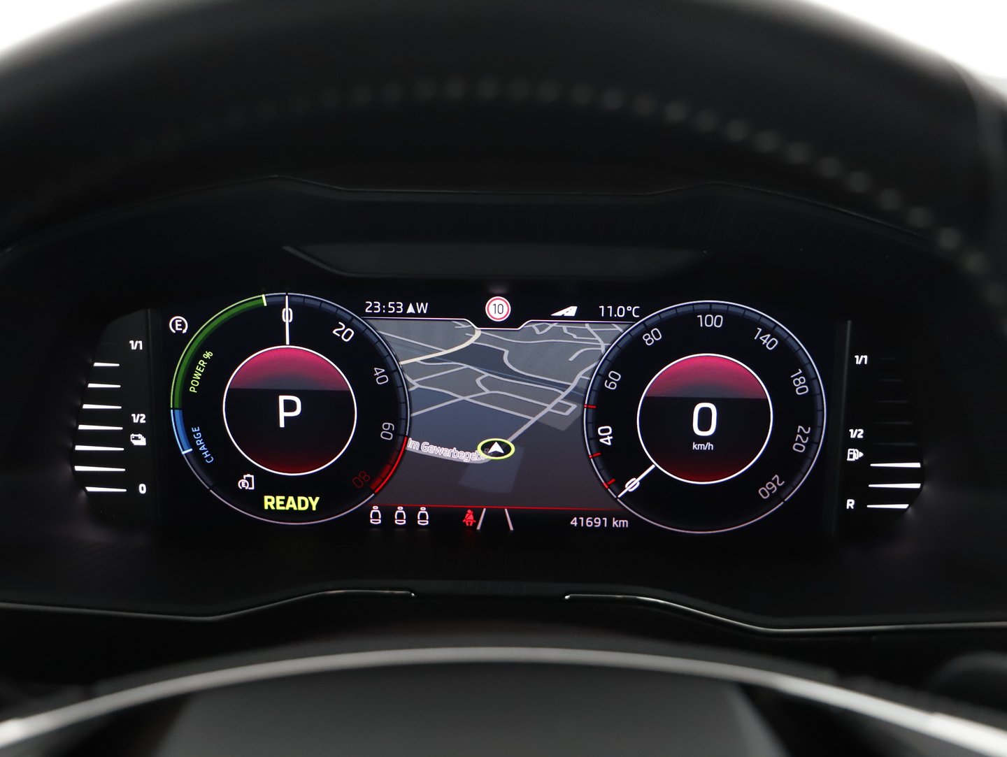 Škoda SUPERB Combi iV SPORTLINE DSG | Bild 9 von 20