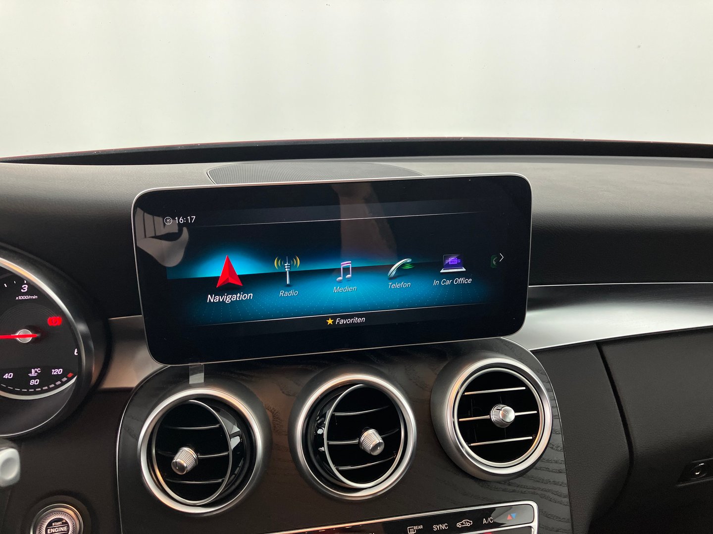 Mercedes C 220 d T 4MATIC Aut. | Bild 9 von 18