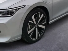 VW Golf Rabbit eHybrid DSG 150 kW in Oyster Silver Metallic