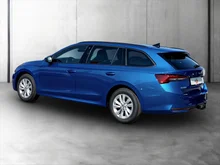 Škoda Octavia Combi Selection TSI mHEV DSG in Race-Blau Metallic
