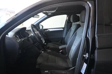 VW Tiguan Sky TDI SCR in Deep Black Perleffekt