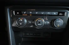 VW Tiguan Sky TDI SCR in Deep Black Perleffekt