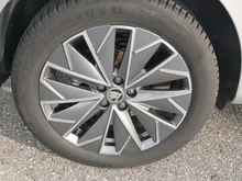Škoda Kamiq Ambition TSI in 8E Brilliant-Silber Metallic