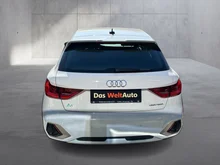 Audi A1 allstreet 30 TFSI intense in Cortinaweiss