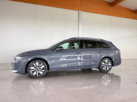 VW Golf Variant Life TDI