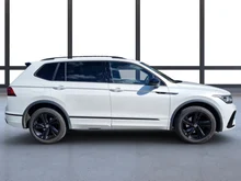 VW Tiguan Allspace R-Line TDI 4MOTION DSG in weiss - metallic-perleffekt