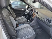 VW Tiguan Allspace R-Line TDI 4MOTION DSG in weiss - metallic-perleffekt