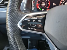 VW Tiguan Allspace R-Line TDI 4MOTION DSG in weiss - metallic-perleffekt