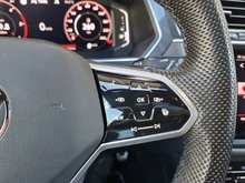VW Tiguan Allspace R-Line TDI 4MOTION DSG in weiss - metallic-perleffekt