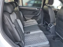 VW Tiguan Allspace R-Line TDI 4MOTION DSG in weiss - metallic-perleffekt
