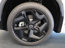 VW Tayron R-Line eTSI DSG in Pure White