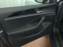 VW Passat Variant Business TDI DSG in Diabasgrau Metallic