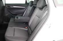 Škoda Karoq Selection TDI DSG in Moon-Weiß Metallic