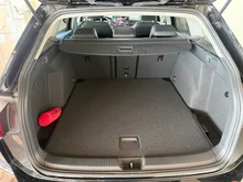 VW Golf Variant Life TDI in 0E Grenadillschwarz Metallic