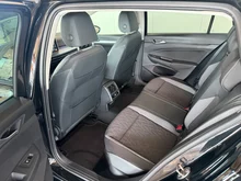 VW Golf Variant Life TDI in 0E Grenadillschwarz Metallic