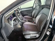 VW Golf Variant Life TDI in 0E Grenadillschwarz Metallic