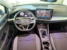 VW Golf Variant Life TDI in 0E Grenadillschwarz Metallic
