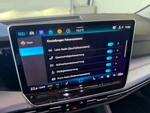 VW Golf Variant Life TDI in 0E Grenadillschwarz Metallic