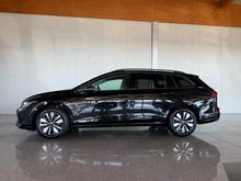 VW Golf Variant Life TDI in 0E Grenadillschwarz Metallic