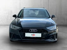 Audi A4 Avant 35 TDI S line in MYTHOSSCHWARZ METALLIC