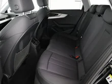 Audi A4 Avant 35 TDI S line in MYTHOSSCHWARZ METALLIC