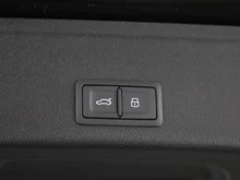 Audi A4 Avant 35 TDI S line in MYTHOSSCHWARZ METALLIC