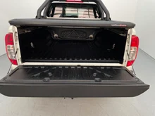 Nissan Navara NP300 Acenta Double Cab 4x4 in weiß