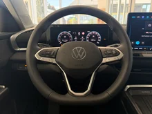 VW T-Roc Life eTSI DSG in Pure White Dach Black Uni